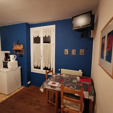 Des Thermes Apartment *